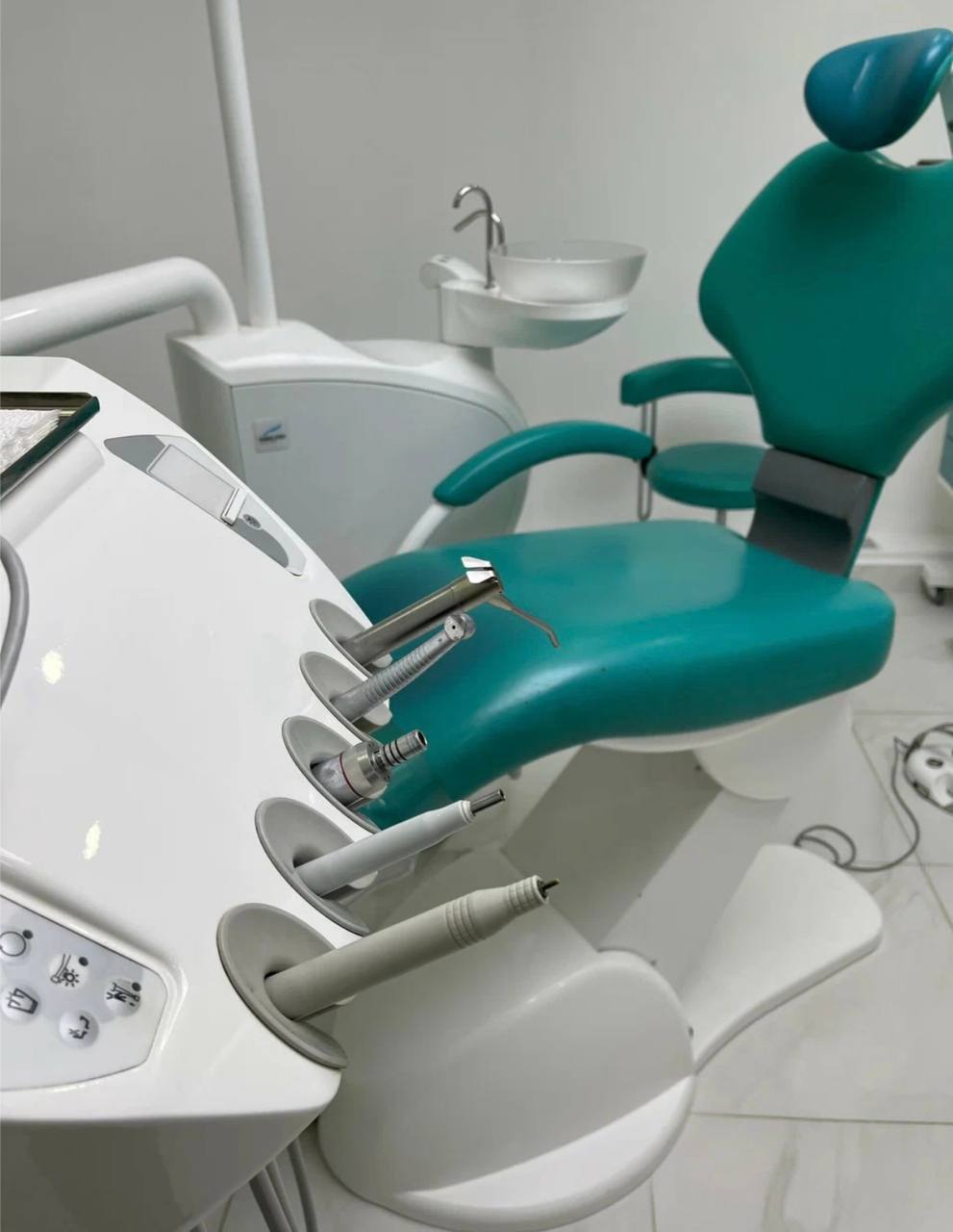 5316842068896321379 blank