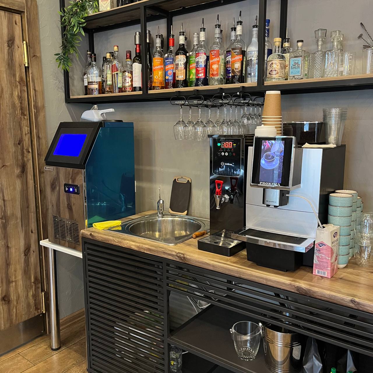 c33581fd-c5b1-4e01-9a41-78717996cf2b blank